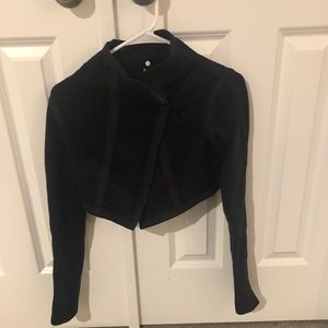 LULULEMON CROP JACKET BLACK  SZ 4